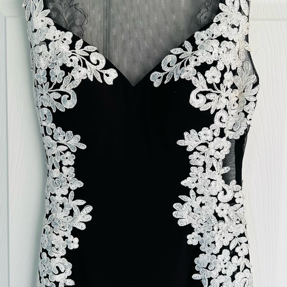 Betsy & Adam Dresses & Skirts - BLACK AND WHITE LONG DRESS BY BETSY & ADAM🌺🌺